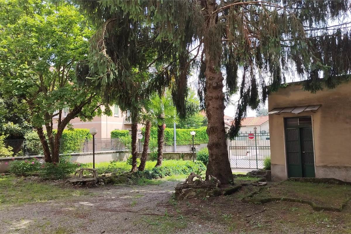 Villa In Vendita a Rovellasca