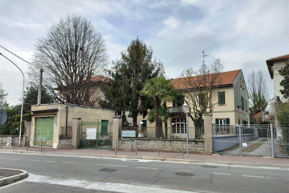 Villa In Vendita a Rovellasca