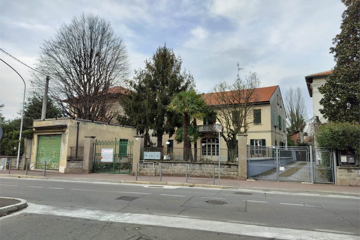 Villa In Vendita a Rovellasca