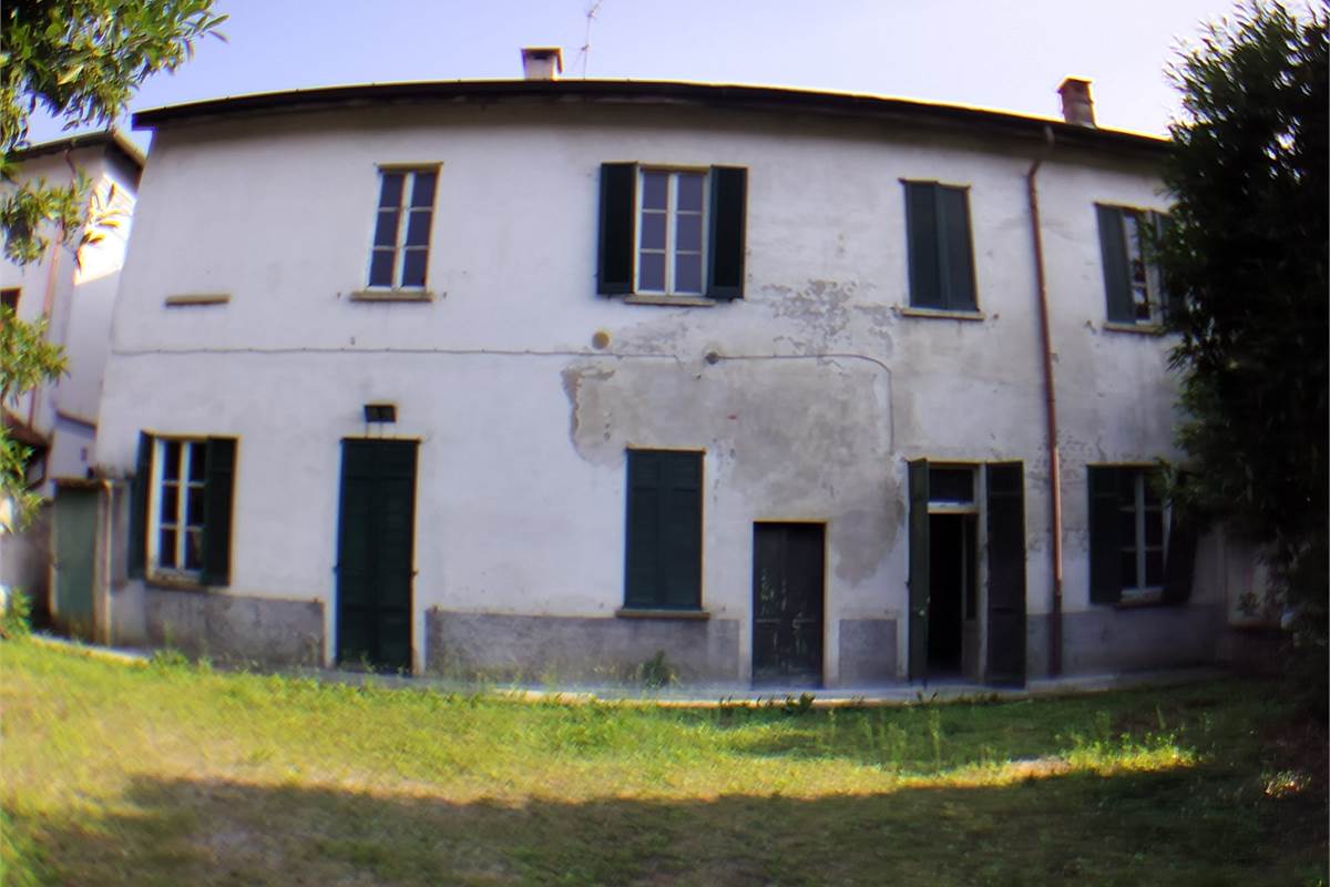 Villa In Vendita a Rovellasca