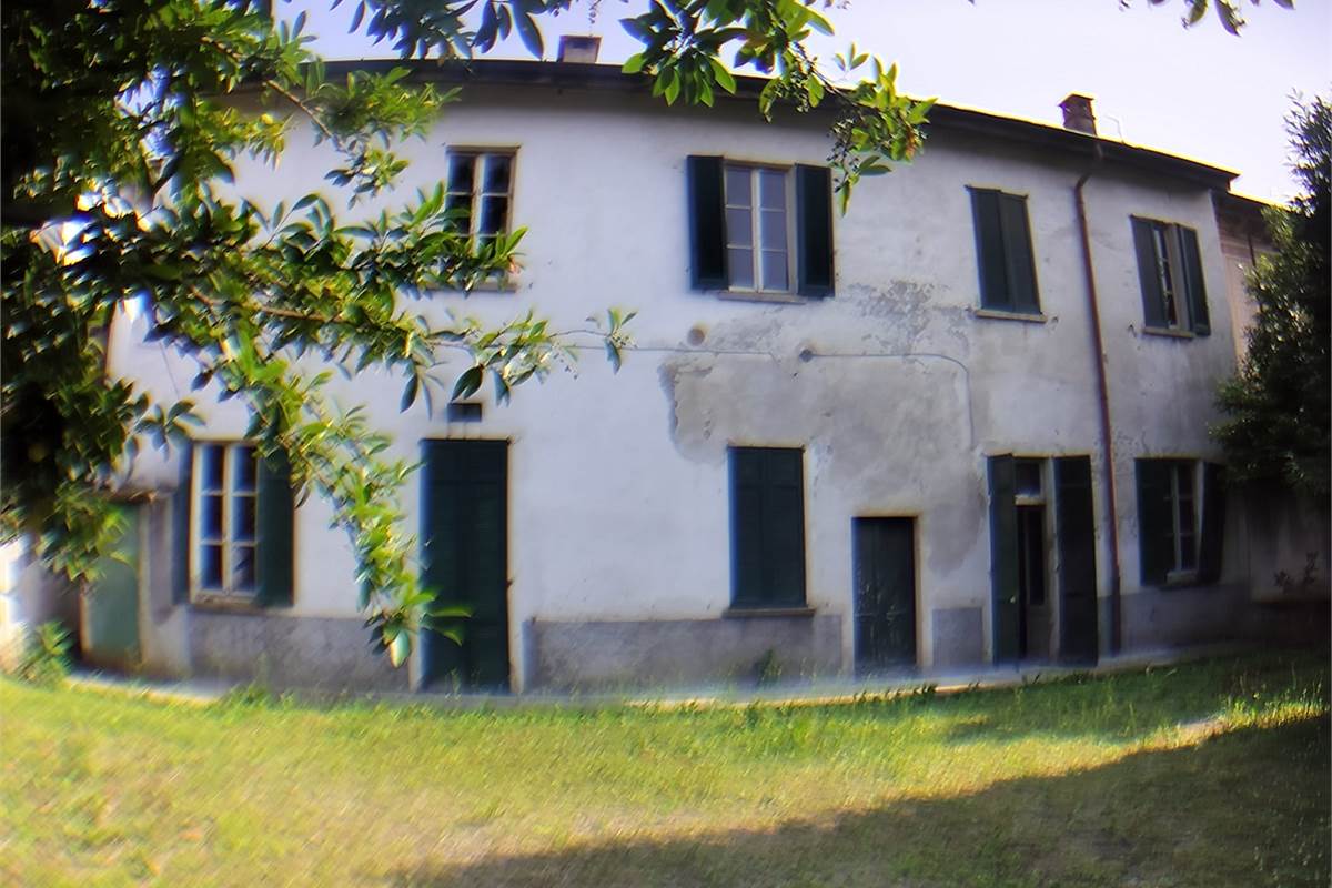 Villa In Vendita a Rovellasca