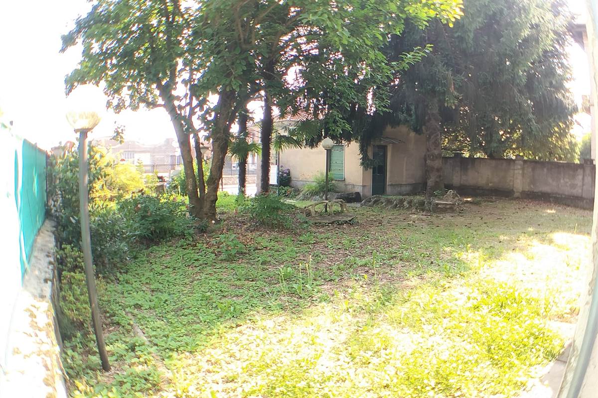 Villa In Vendita a Rovellasca
