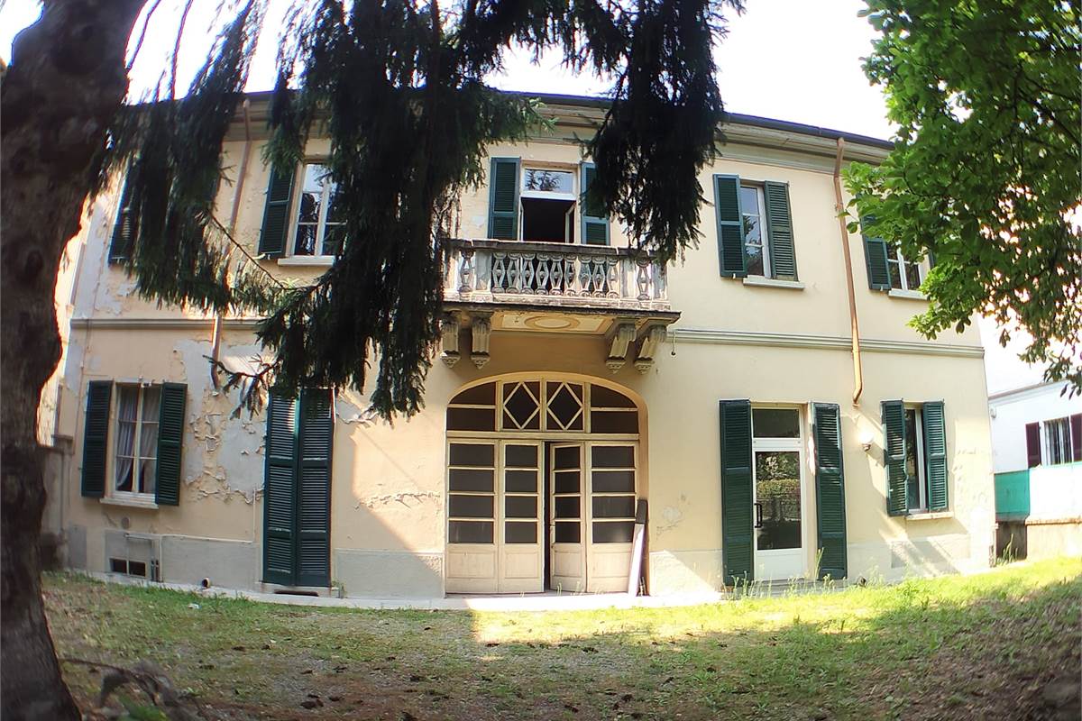 Villa In Vendita a Rovellasca