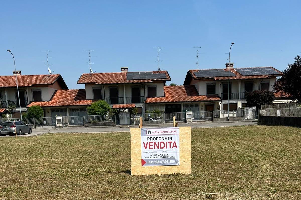 Terreno Edificabile In Vendita a Rovellasca