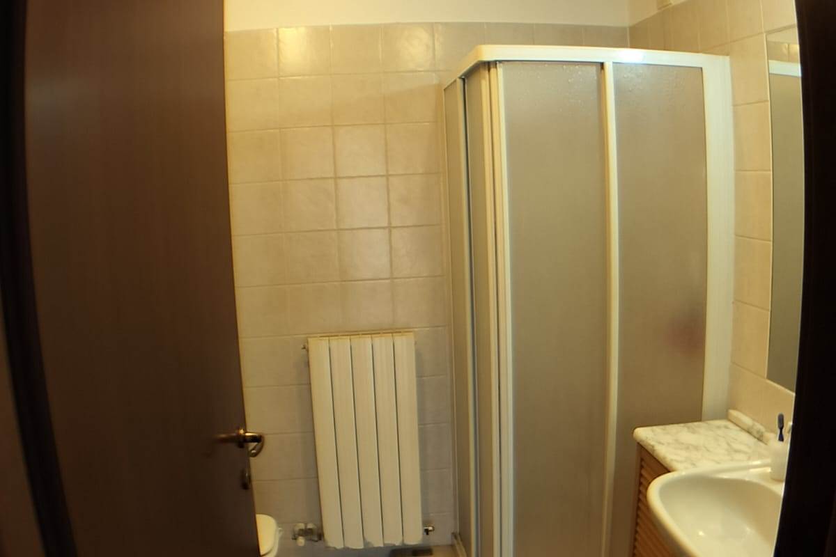 2 locali In Vendita a Rovellasca