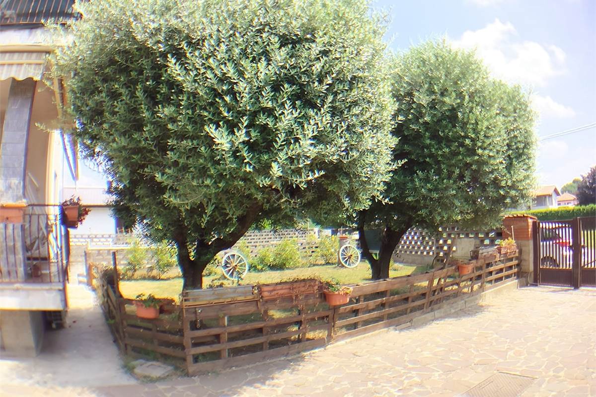 Porzione Villa In Vendita a Rovellasca