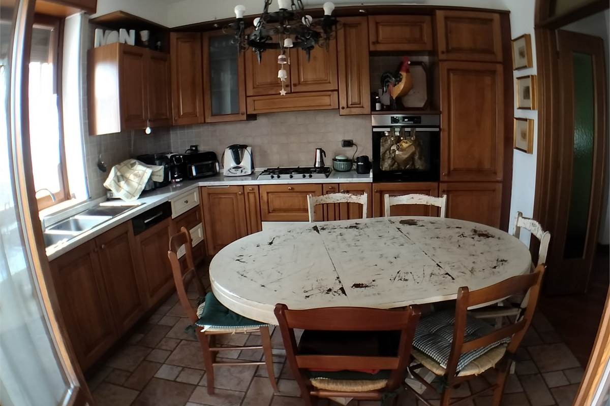 Porzione Villa In Vendita a Rovellasca