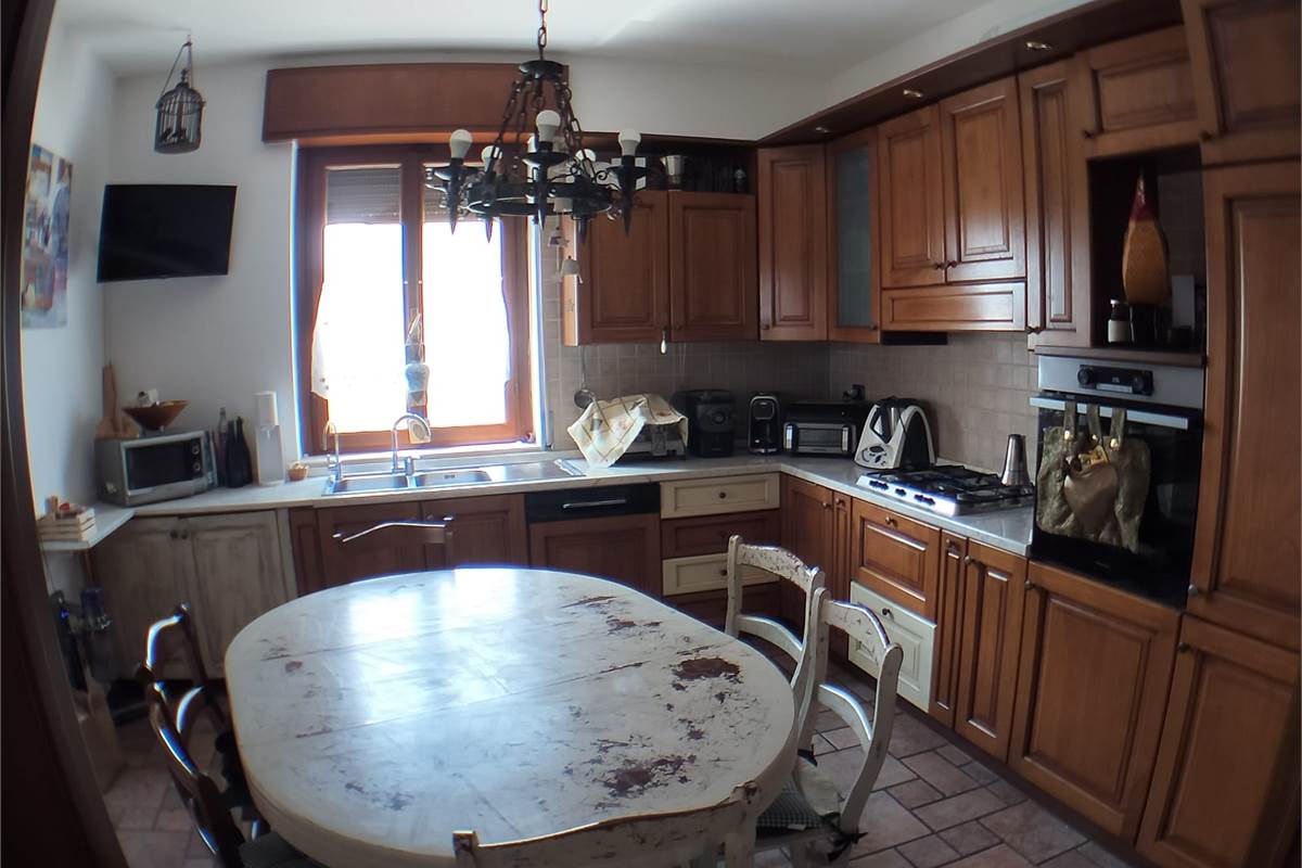 Porzione Villa In Vendita a Rovellasca