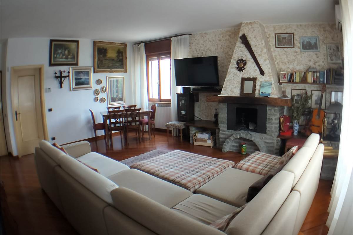 Porzione Villa In Vendita a Rovellasca