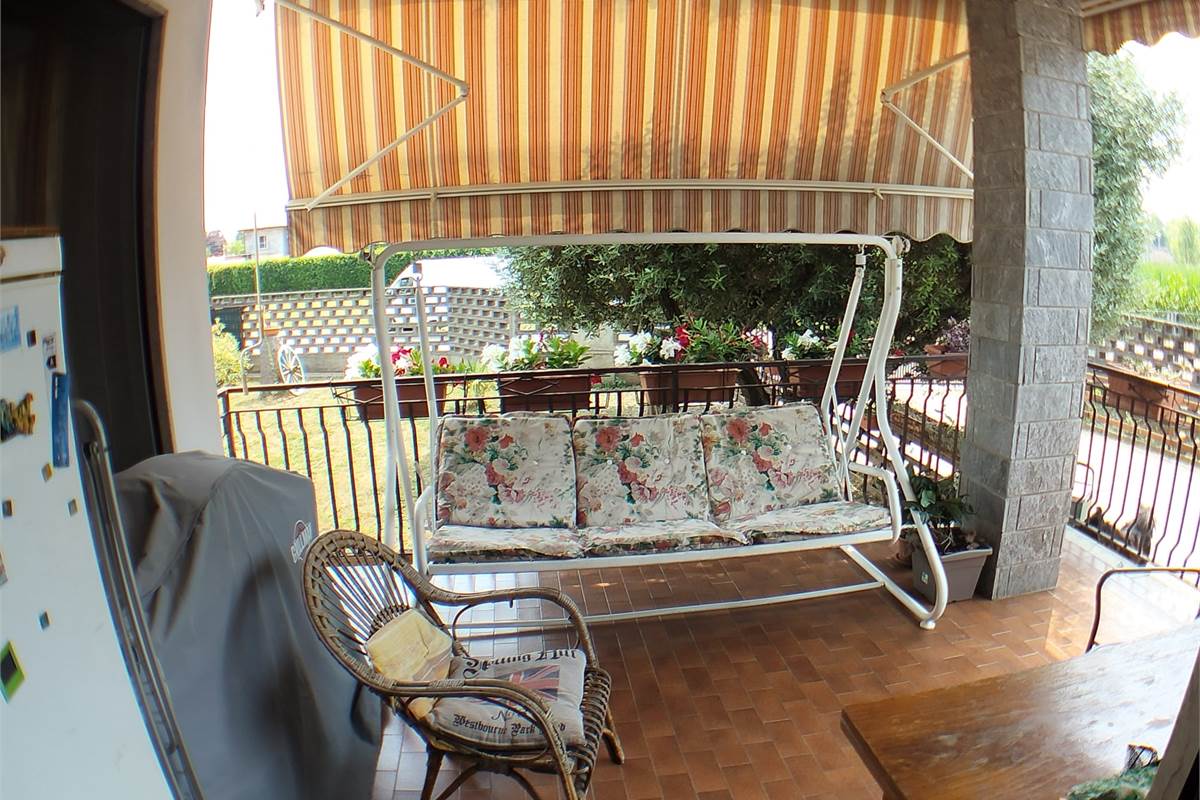Porzione Villa In Vendita a Rovellasca