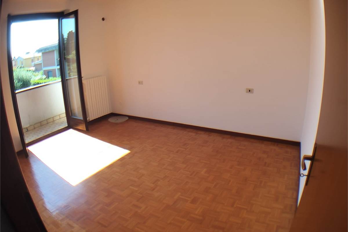 Porzione Villa In Affitto a Rovellasca