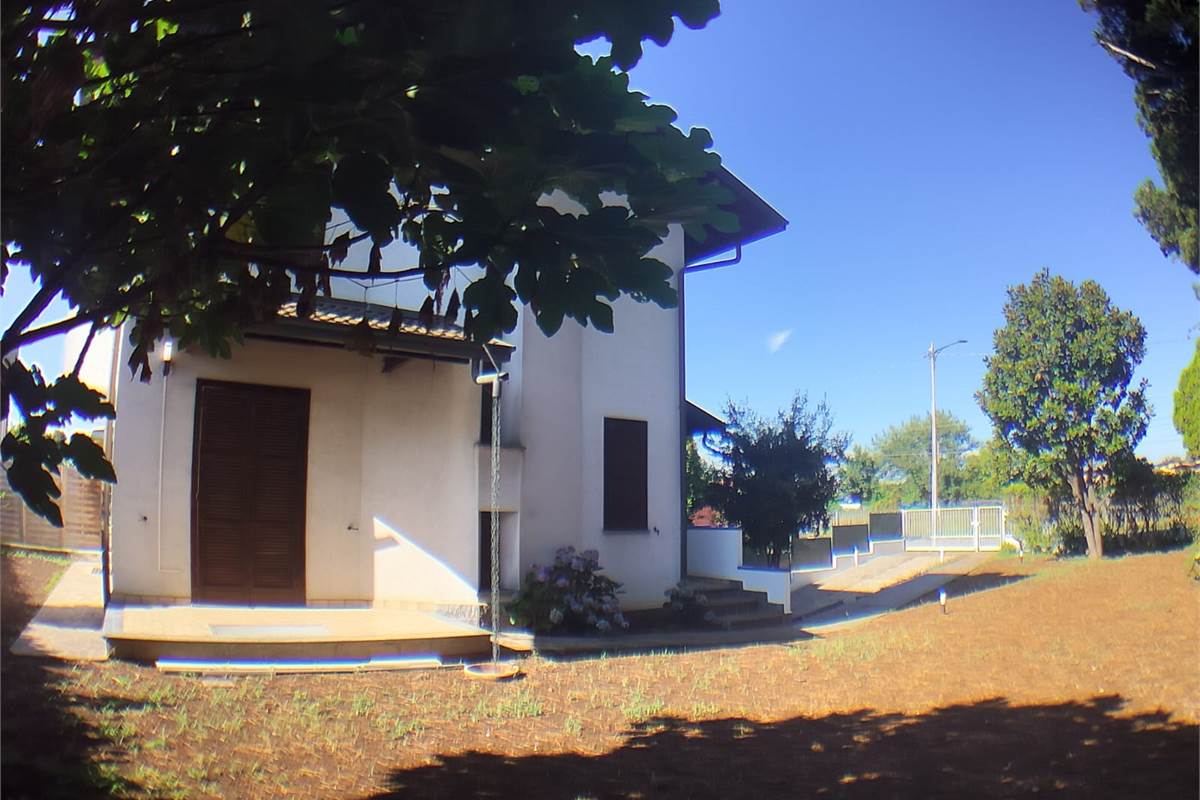 Porzione Villa In Affitto a Rovellasca