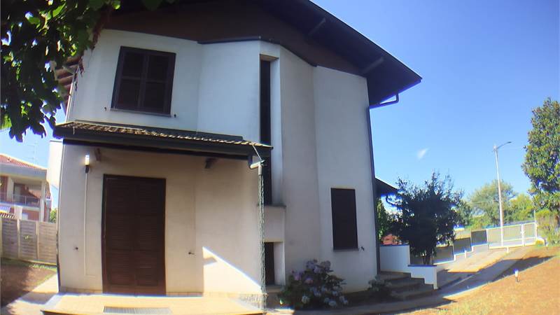 Porzione Villa In Affitto a Rovellasca