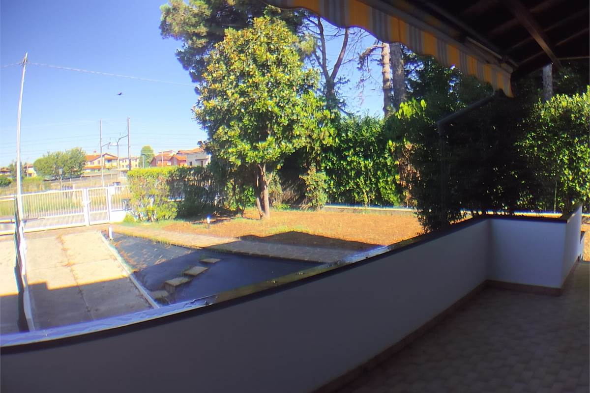 Porzione Villa In Affitto a Rovellasca