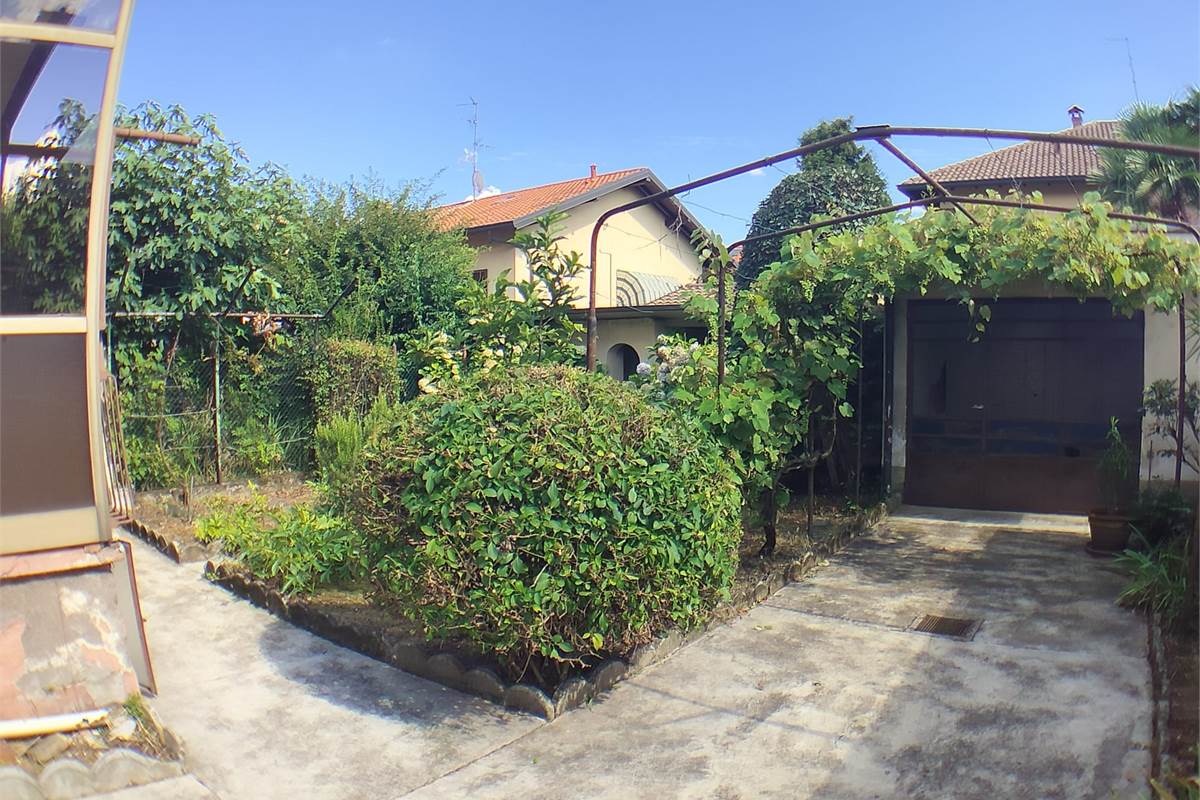 Porzione Villa In Vendita a Rovello Porro