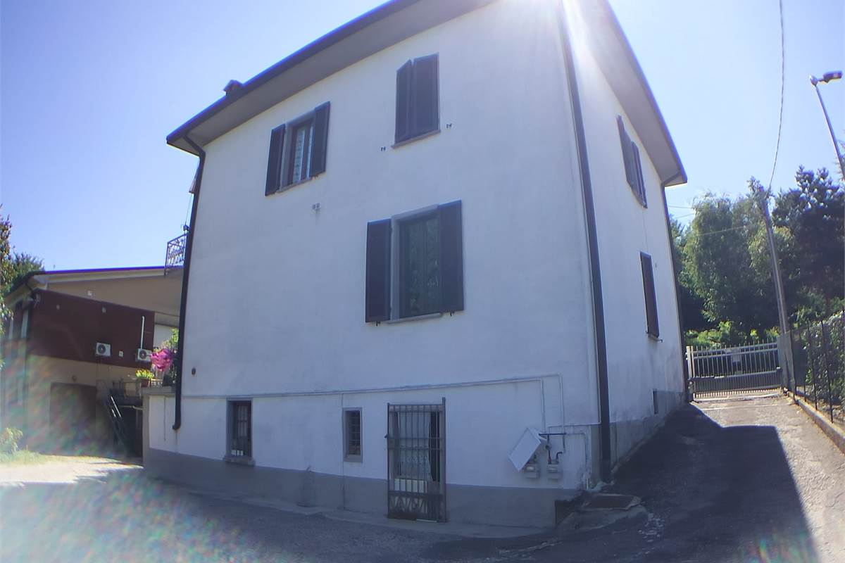 Villa In Vendita a Cermenate