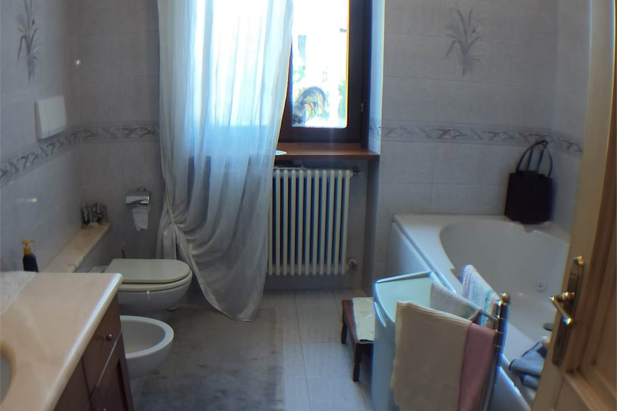 Villa In Vendita a Cermenate