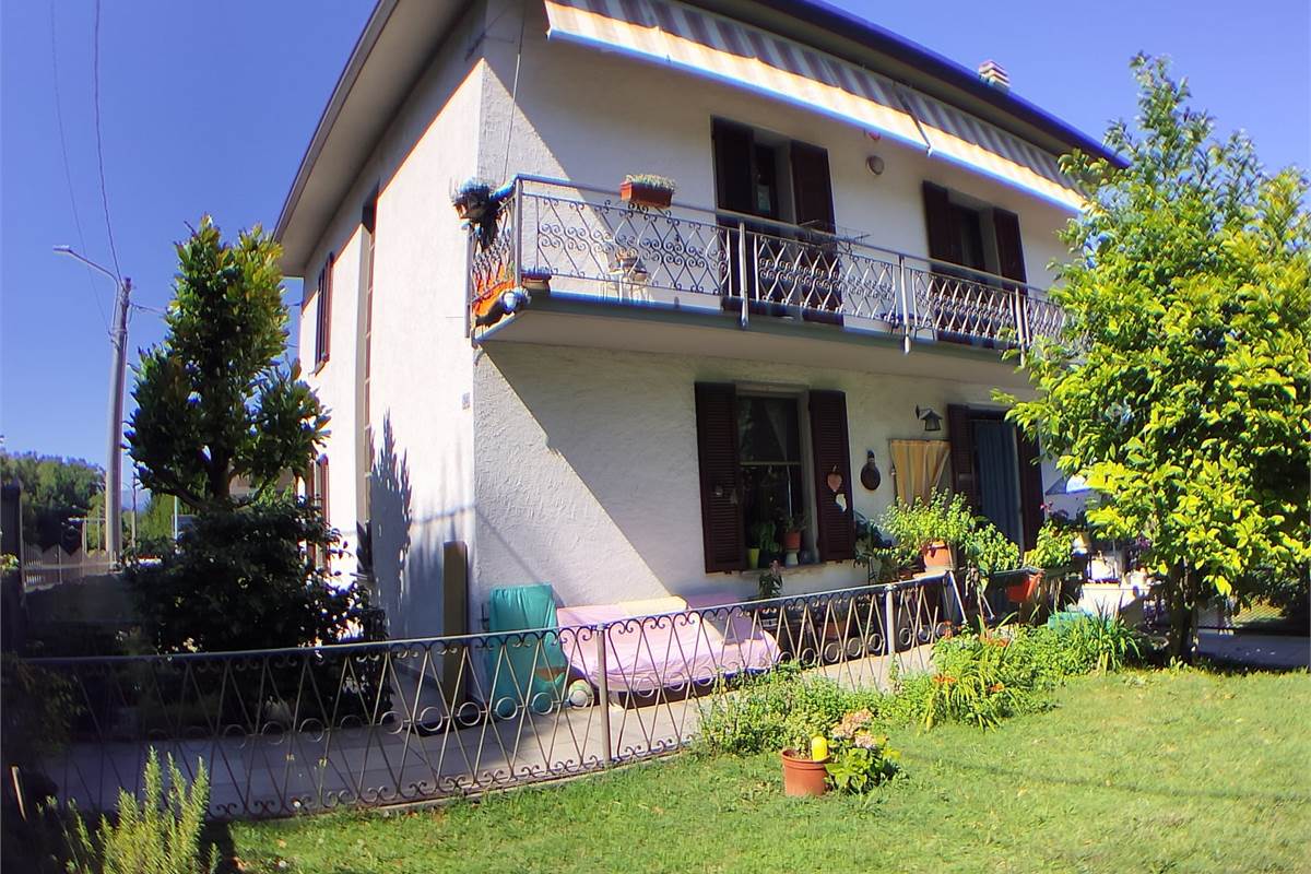 Villa In Vendita a Cermenate