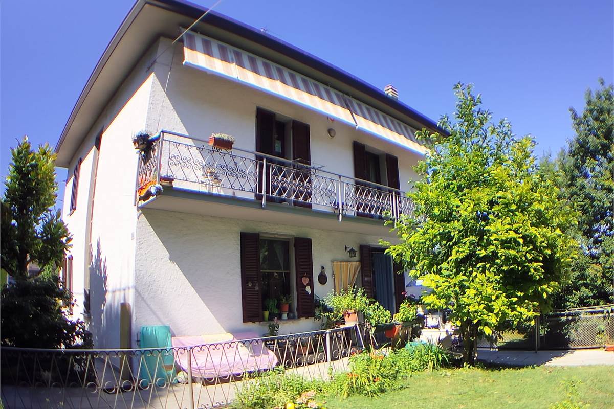 Villa In Vendita a Cermenate