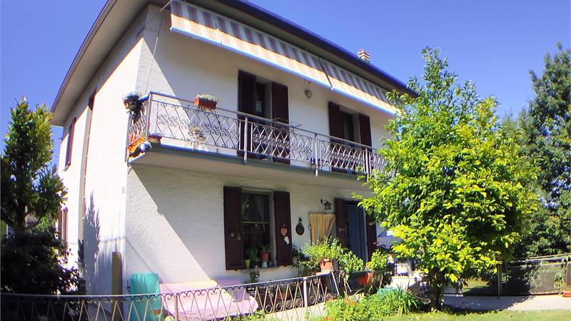 Villa In Vendita a Cermenate