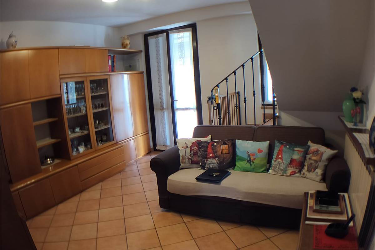 3 locali In Vendita a Rovello Porro