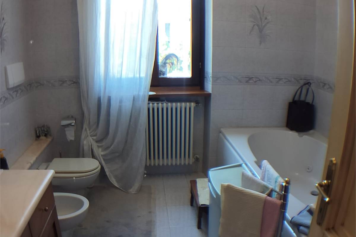 Villa In Vendita a Cermenate
