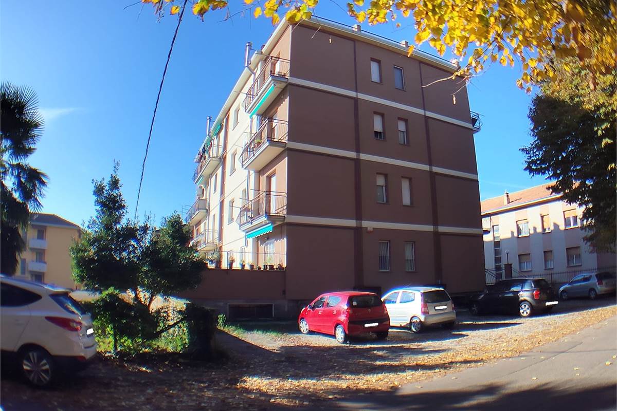 Magazzino In Vendita a Limbiate