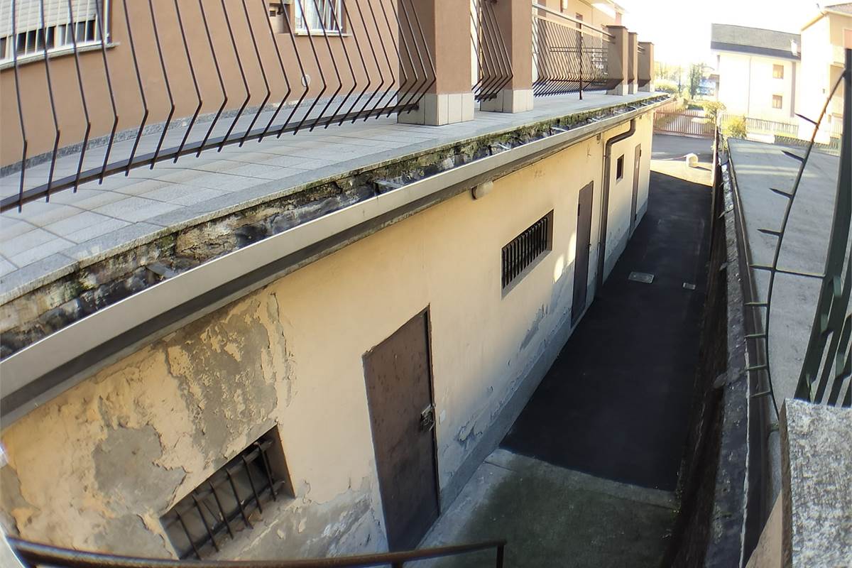 Magazzino In Vendita a Limbiate