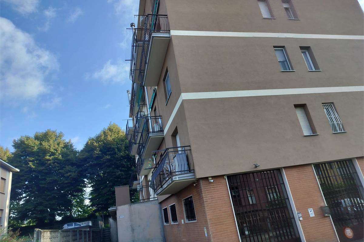 Magazzino In Vendita a Limbiate