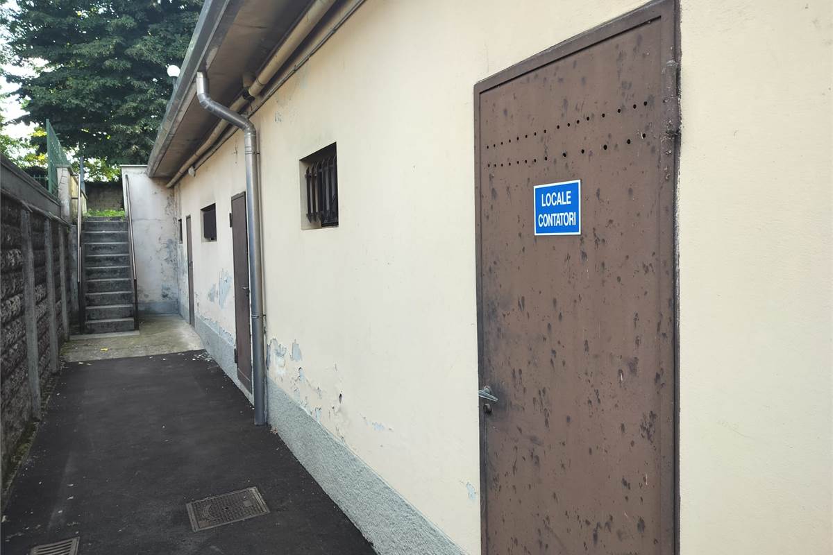Magazzino In Vendita a Limbiate