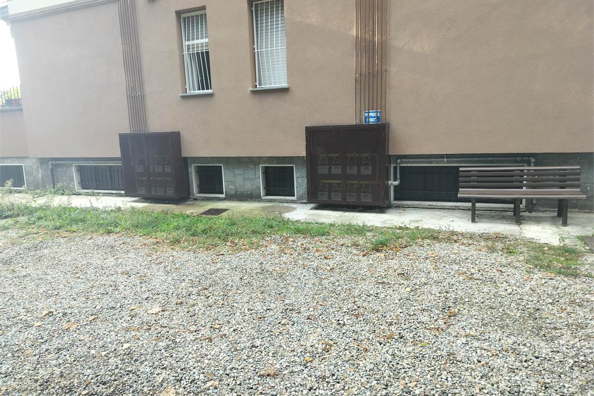 Magazzino In Vendita a Limbiate