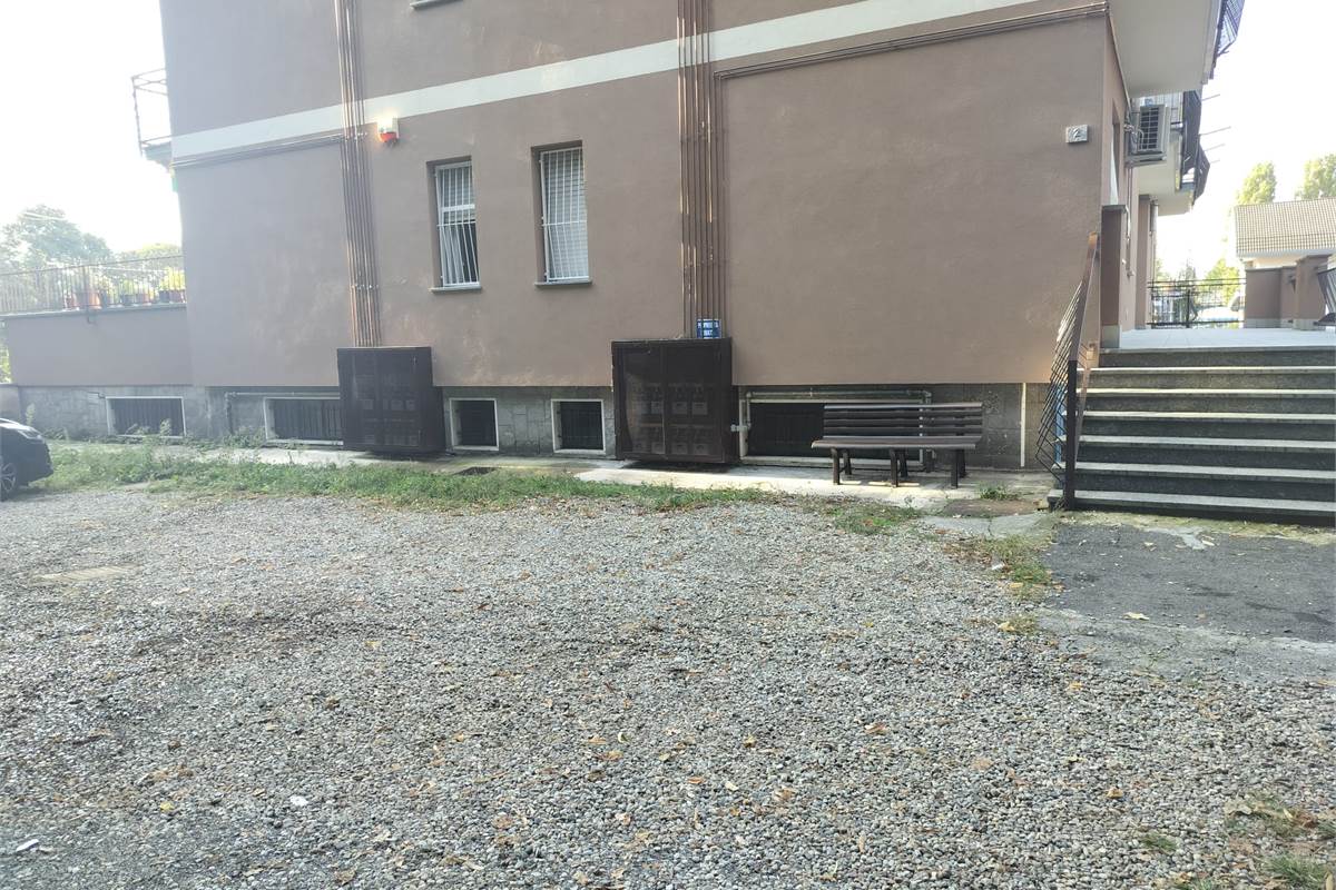 Magazzino In Vendita a Limbiate