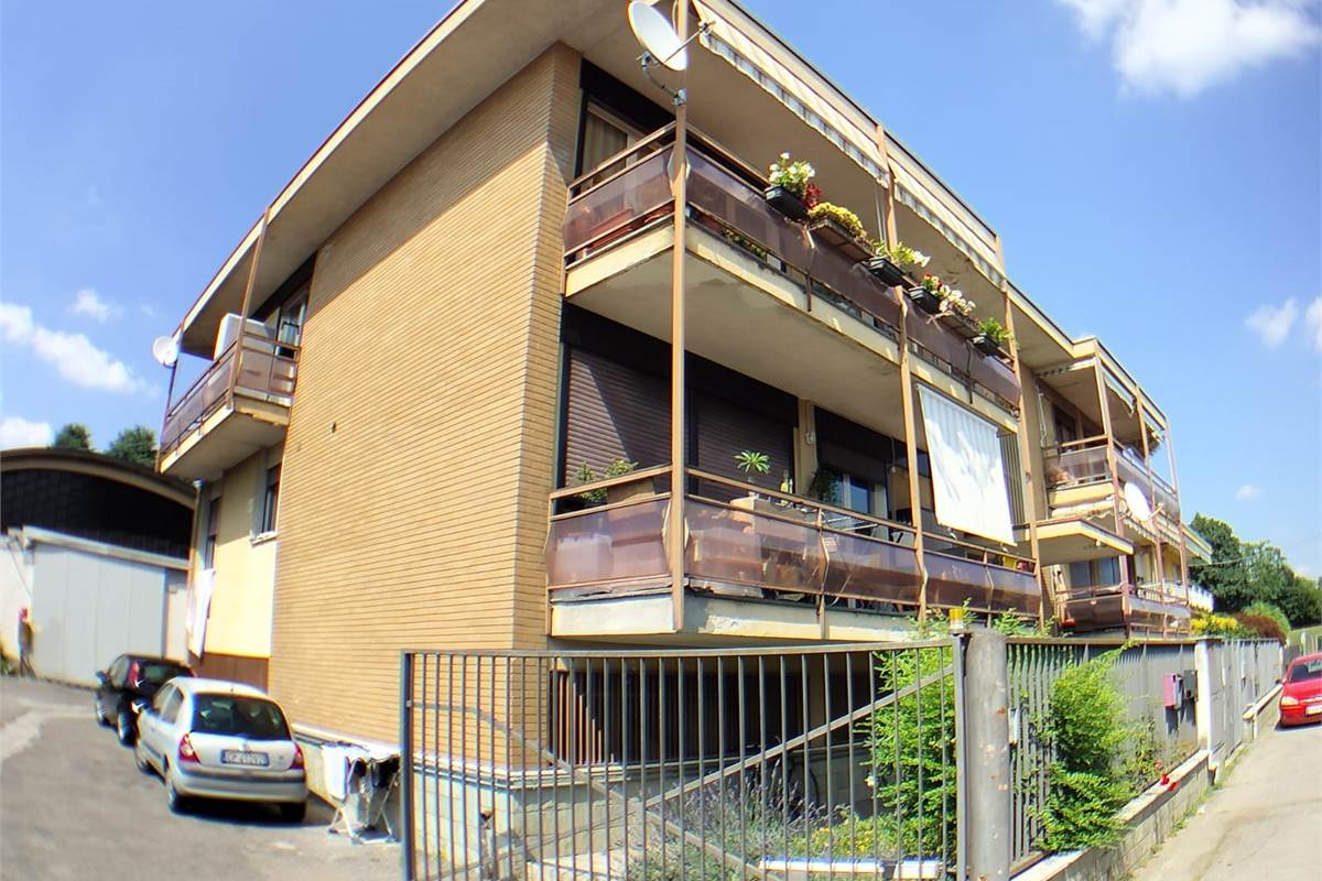 2 locali In Vendita a Rovellasca