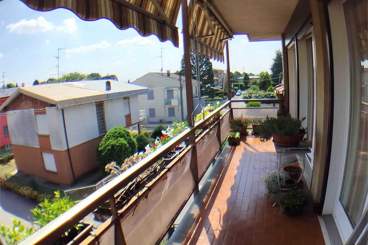 2 locali In Vendita a Rovellasca