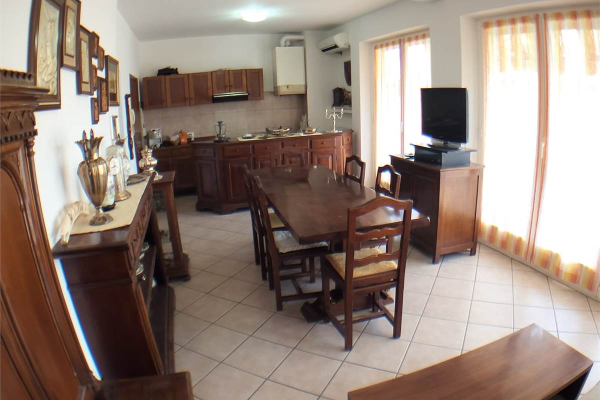 2 locali In Vendita a Rovellasca