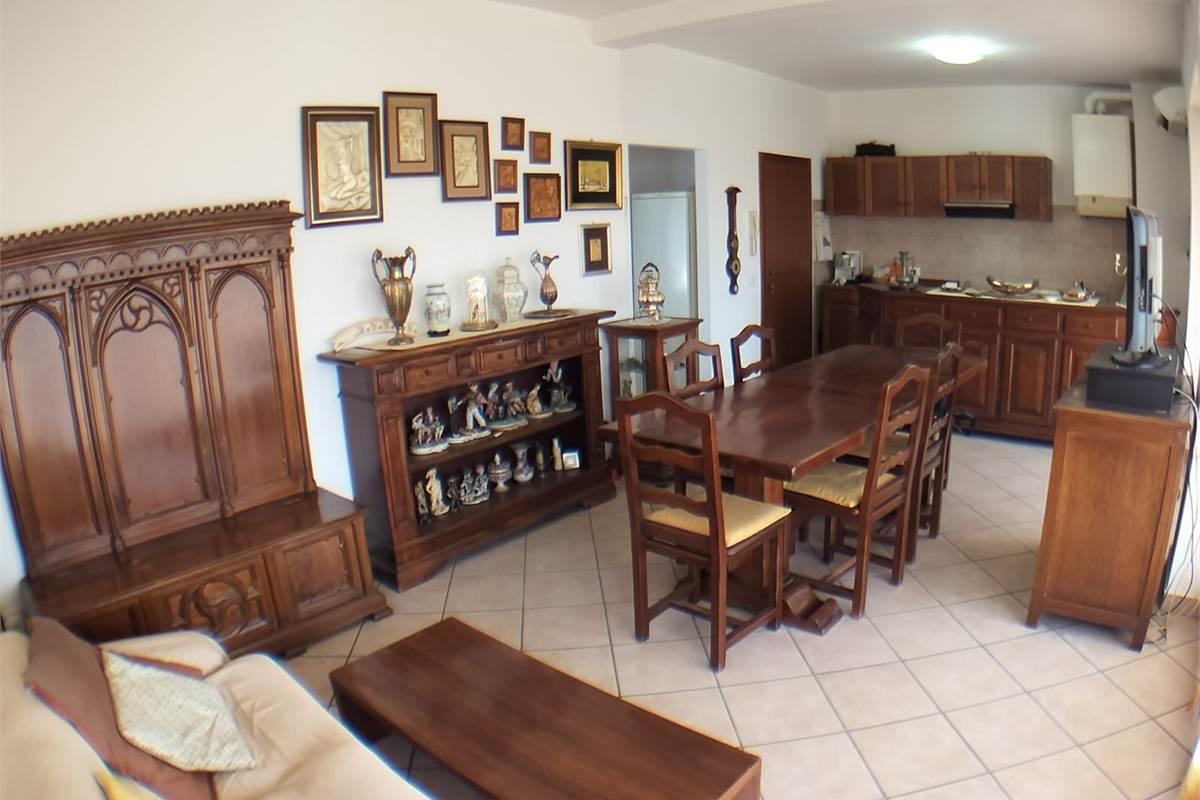 2 locali In Vendita a Rovellasca