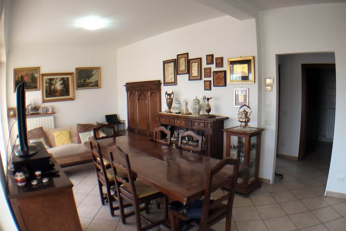 2 locali In Vendita a Rovellasca