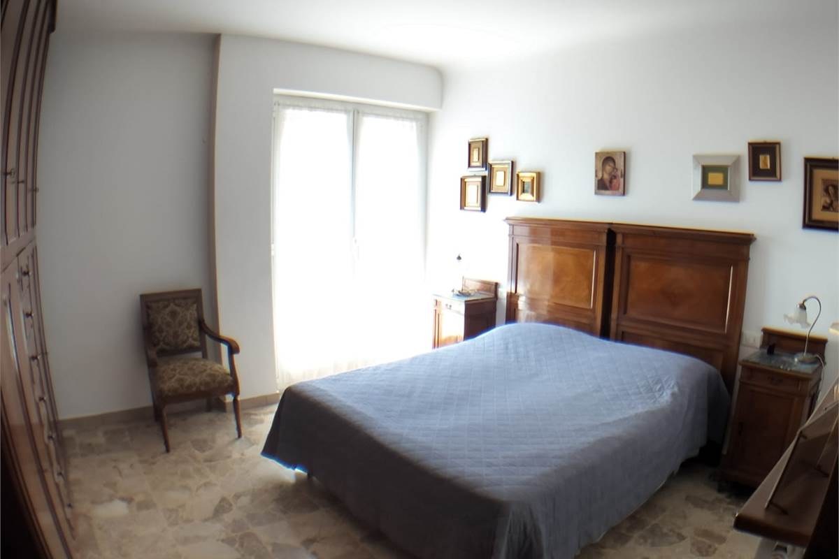 2 locali In Vendita a Rovellasca