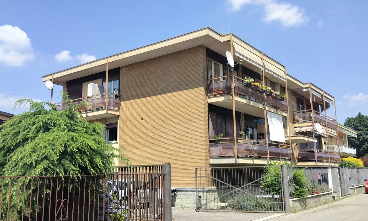 2 locali In Vendita a Rovellasca