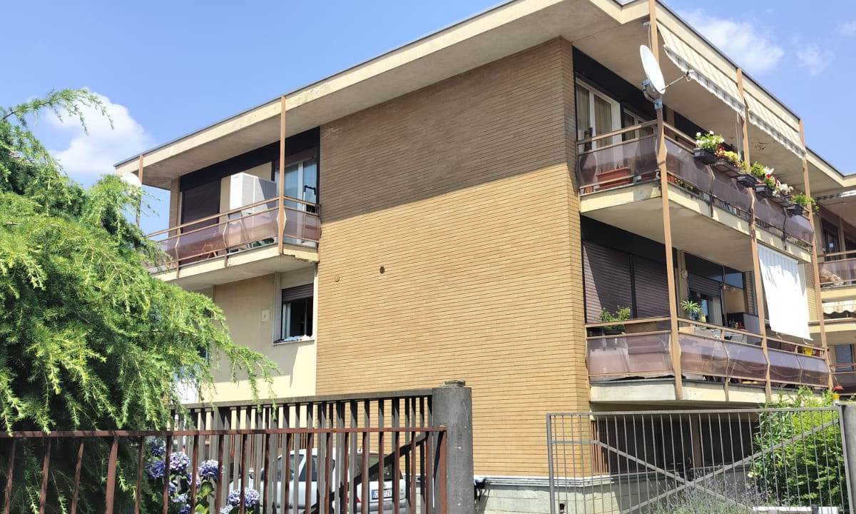 2 locali In Vendita a Rovellasca
