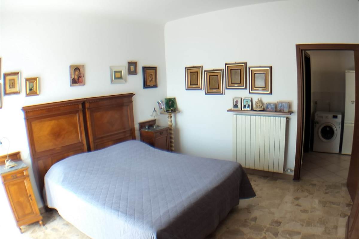 2 locali In Vendita a Rovellasca