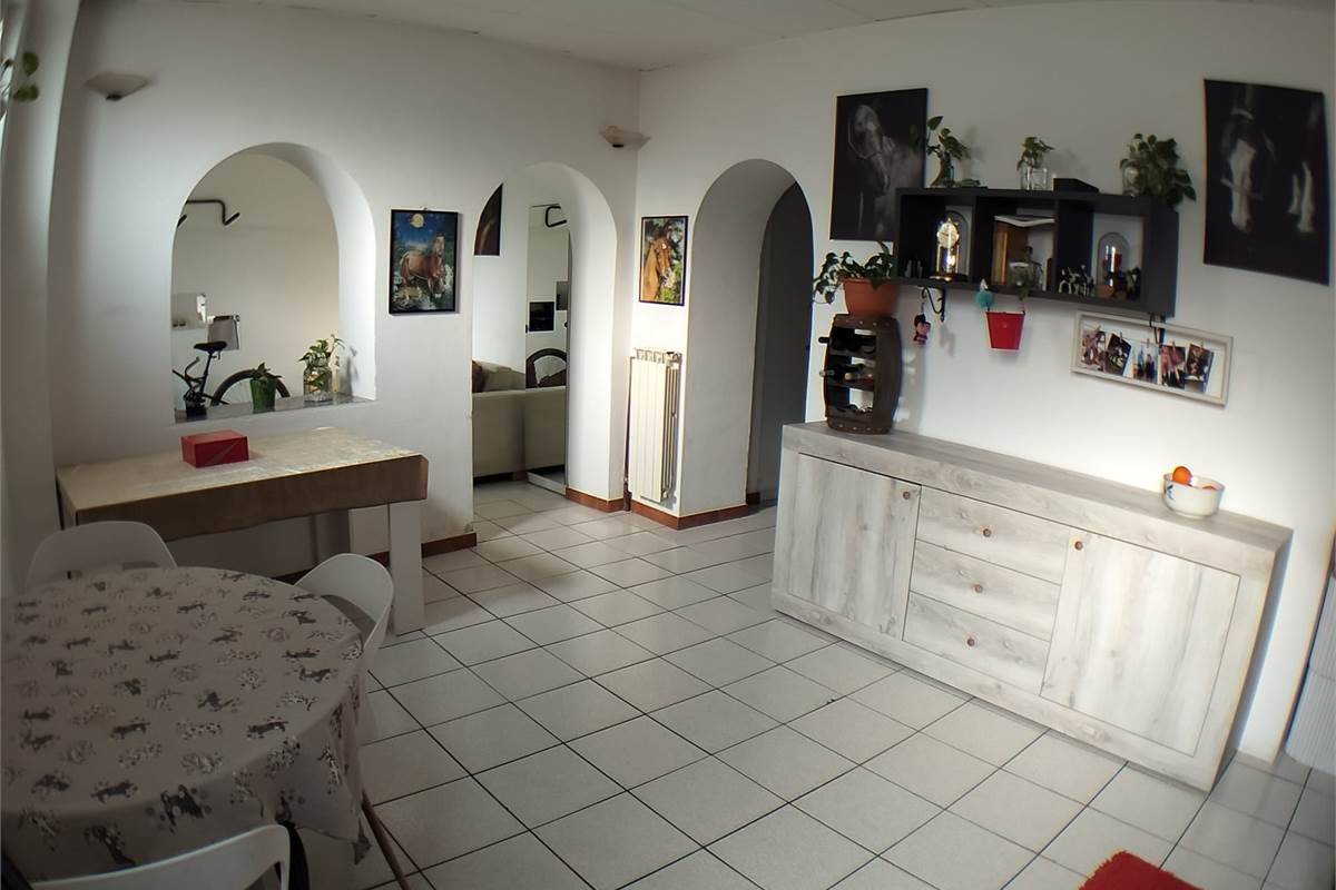 2 locali In Vendita a Rovellasca