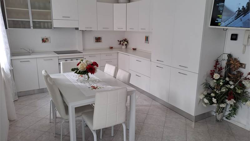 2 locali In Vendita a Rovellasca