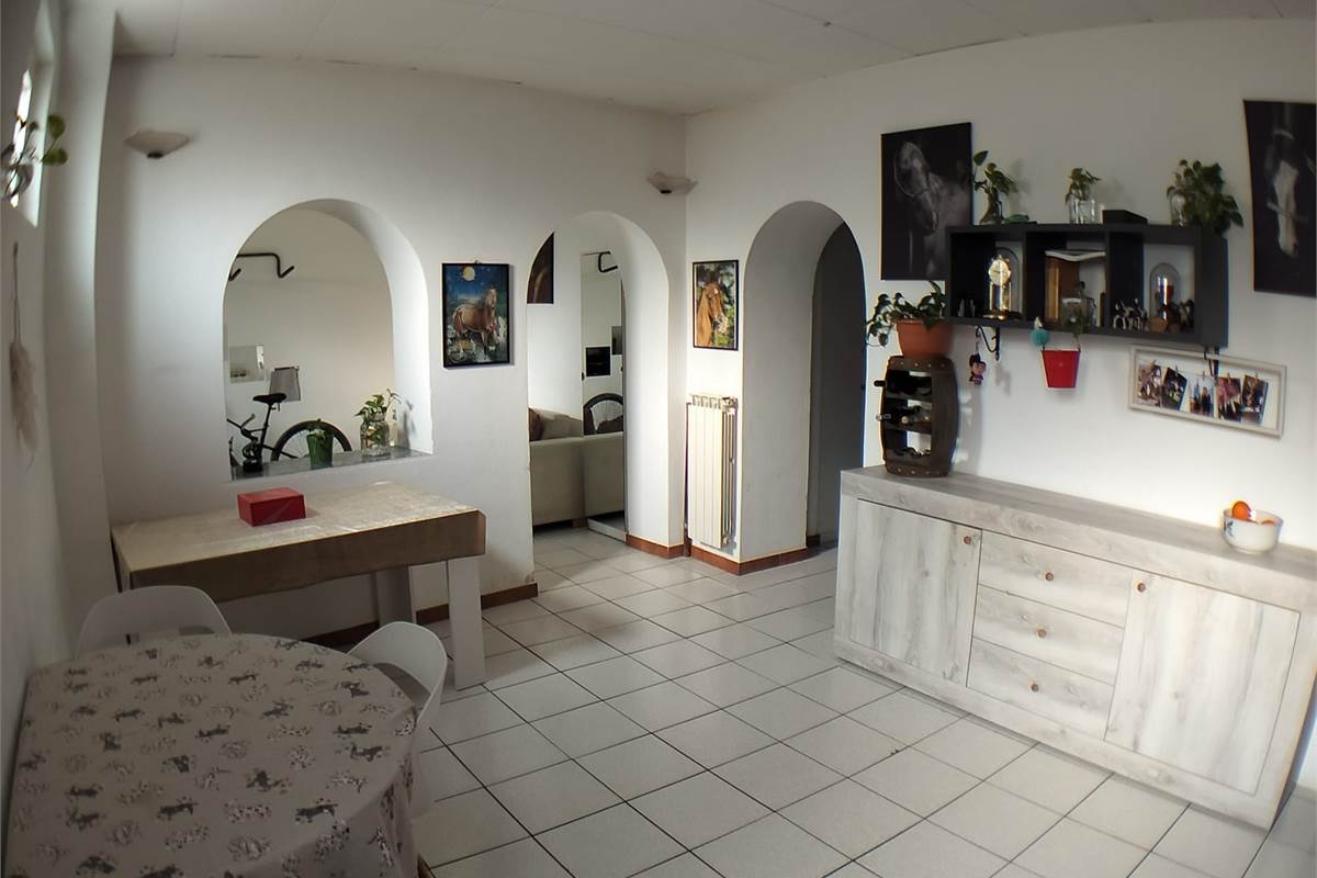 2 locali In Vendita a Rovellasca