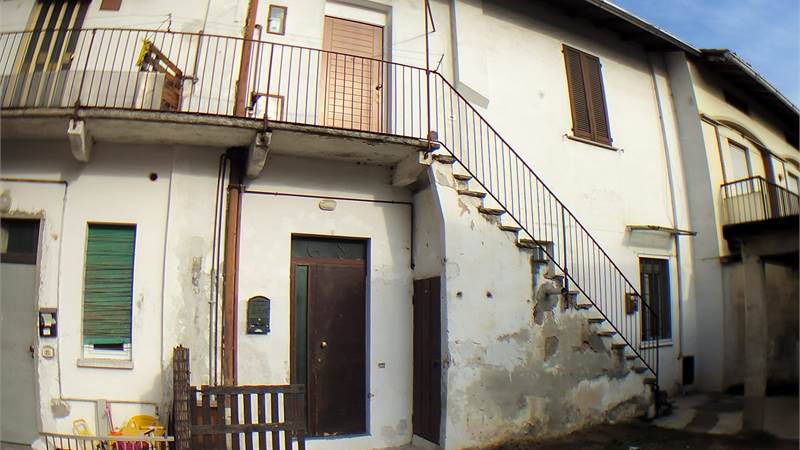 2 locali In Vendita a Rovellasca