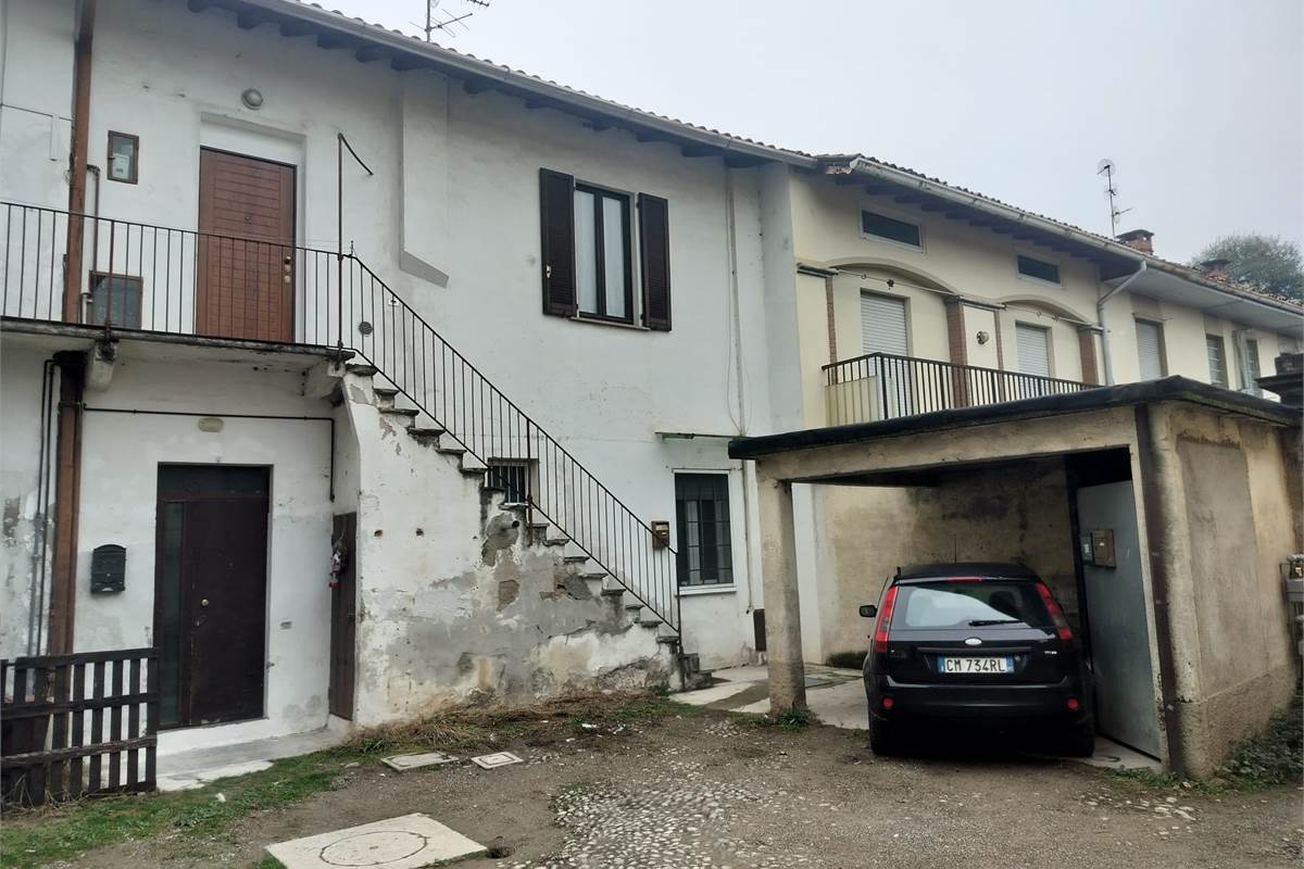 2 locali In Vendita a Rovellasca