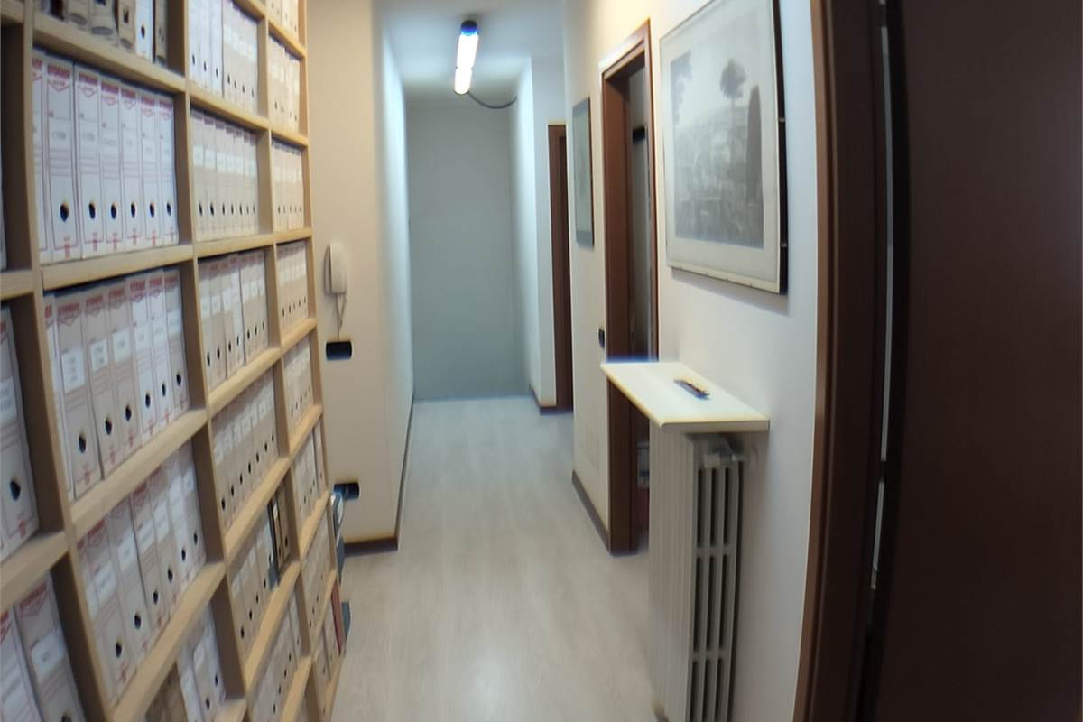 4 o più locali In Vendita a Cermenate