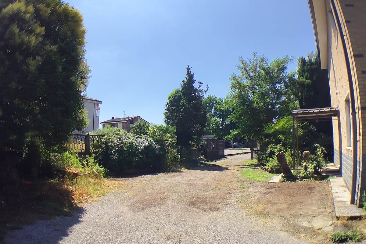 Villa In Vendita a Rovellasca