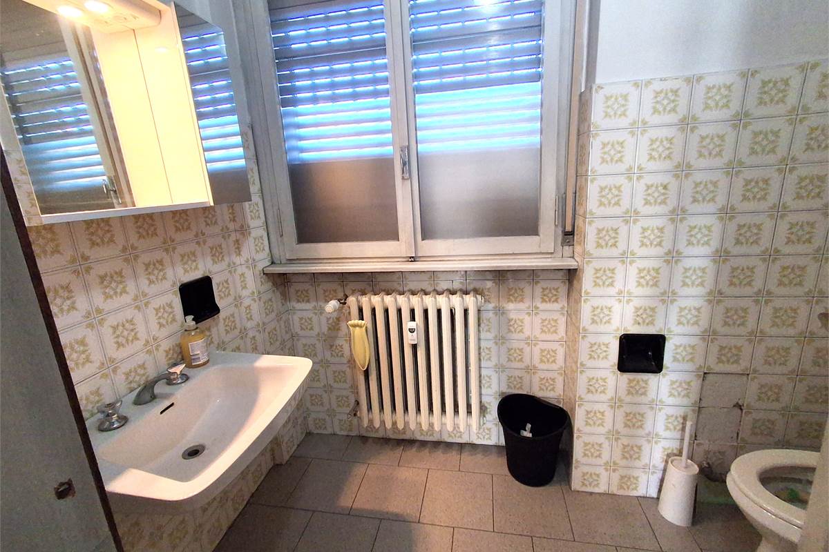 Negozio In Vendita a Luisago