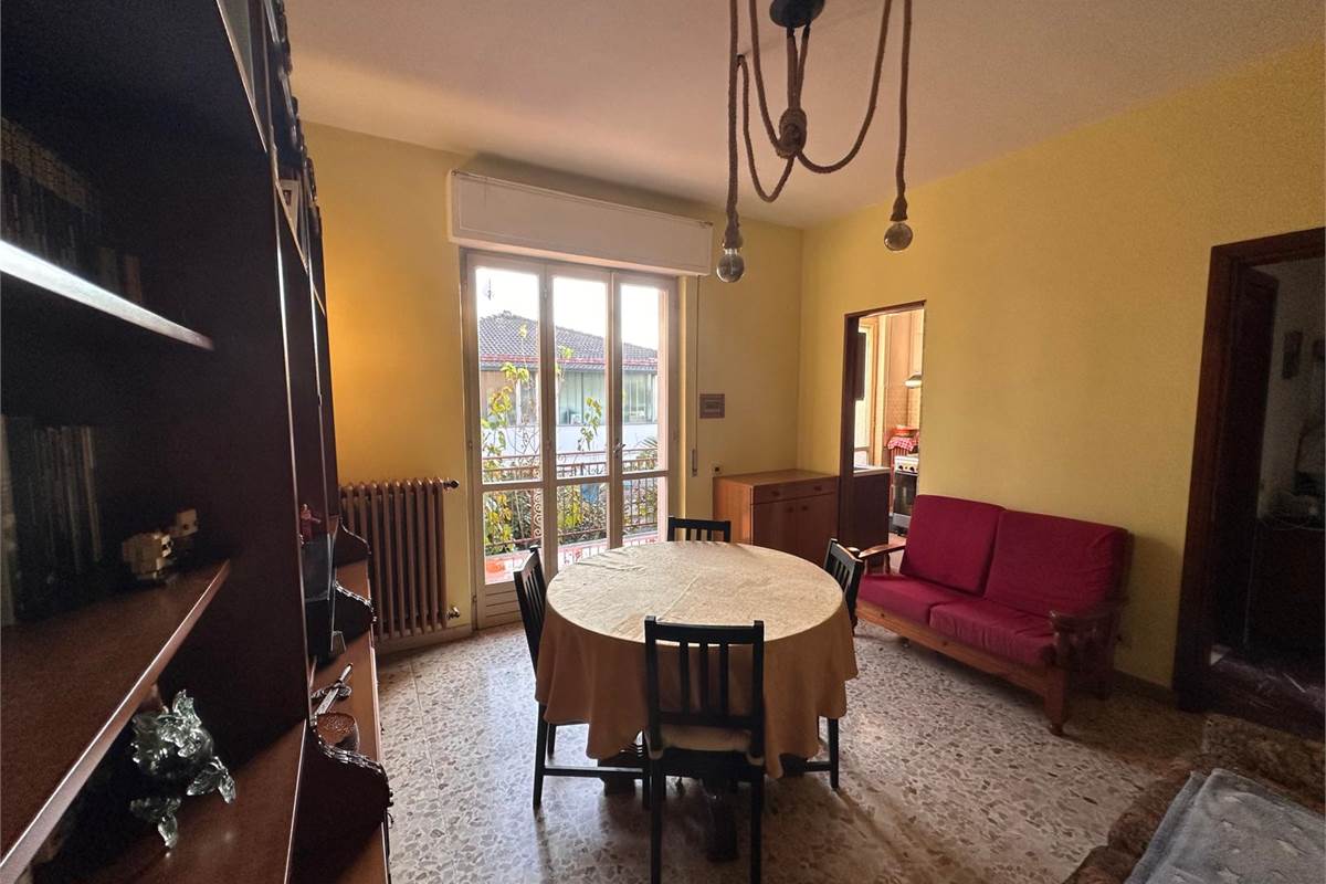 Villa In Vendita a Rovellasca